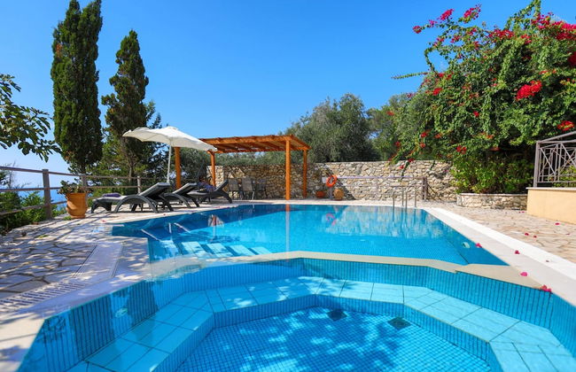 Villa Aloni in Paxi With 2 Bedrooms and 3 Bathrooms - Photo 5