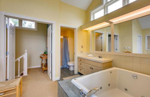 Glen Arbor Vacation Rental with Views of Lake! - Foto 13