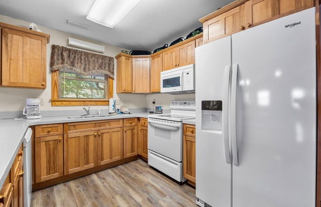 Poplar Point Condo Unit 12B - Two Bedroom Condo - Foto 9