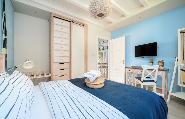 Seabreeze Villa - with Jacuzzi & heated pool - Photo 9