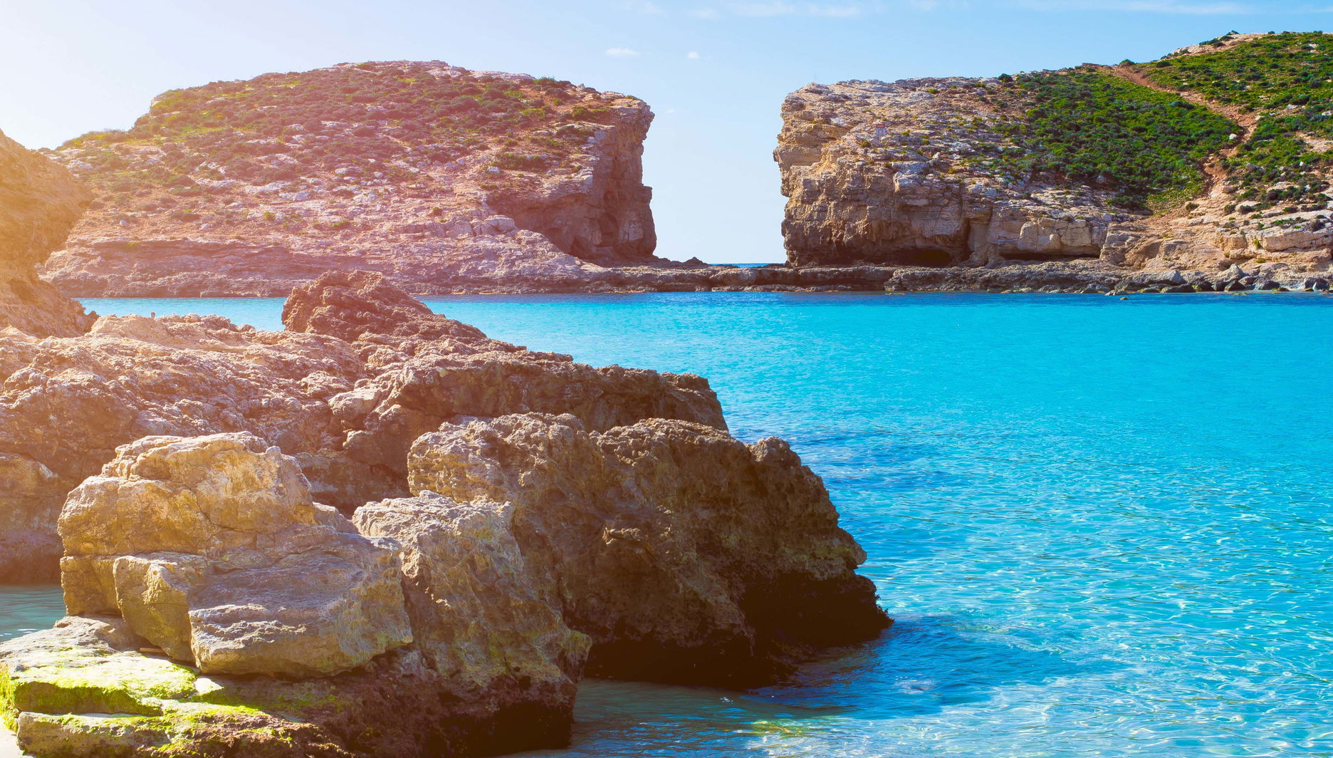 Paseo en barco al atardecer por Comino y la Laguna Azul