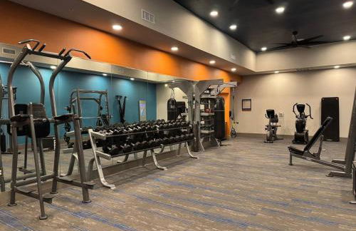 Modern 1BR near TPC Golf Free Parking and Wifi - Foto 24