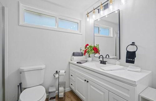 Sleeps 12 - Hot Tub - Pool - Game Room & Fire Pit! - Foto 17