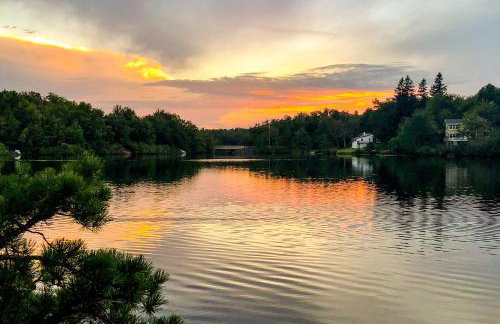 Private Spa, Fire Pit and Deck Poconos Home! - Foto 37