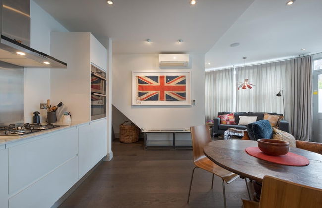 Classic Hammersmith Home by Ravenscourt Park by Underthedoormat - Foto 26