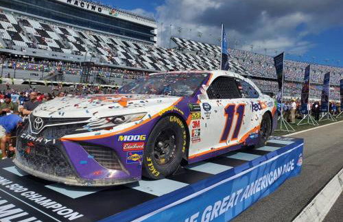 DT Charm Apt with Pool,Gym,Wine,WKSpace, Free Parking - Photo 43