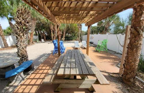 Oceanfront Beach House - Pool, Private Beach Access, Sleeps 12 - Foto 17