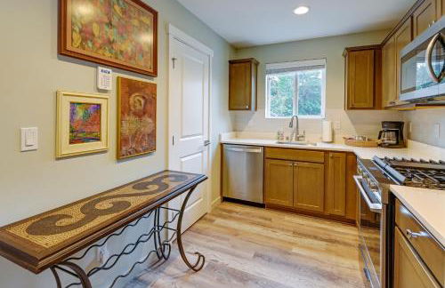 Easy Commuting! Modern SeaTac Unit with Fireplace - Foto 9