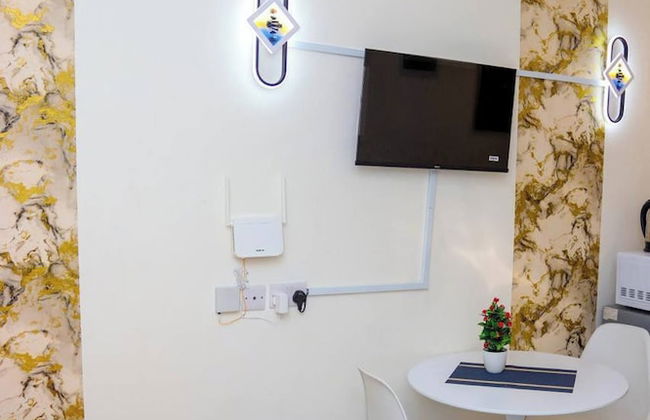 Peaceful And Unique Studio Jkia Airport Stay - Photo 4