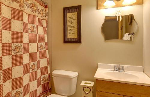 Fraziers Bottom Cabin on 800 Acres of Land with Lake - Foto 24