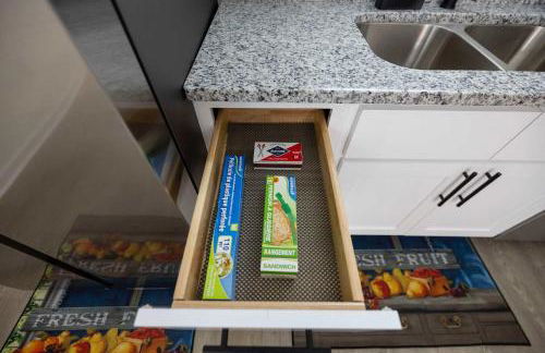 4 Min to Downtown - 10 Min to Elon - Washer and Dryer - Foto 40