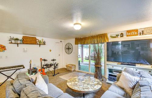 Hot Tub and Fireplace Peaceful Anderson Island Home - Foto 2