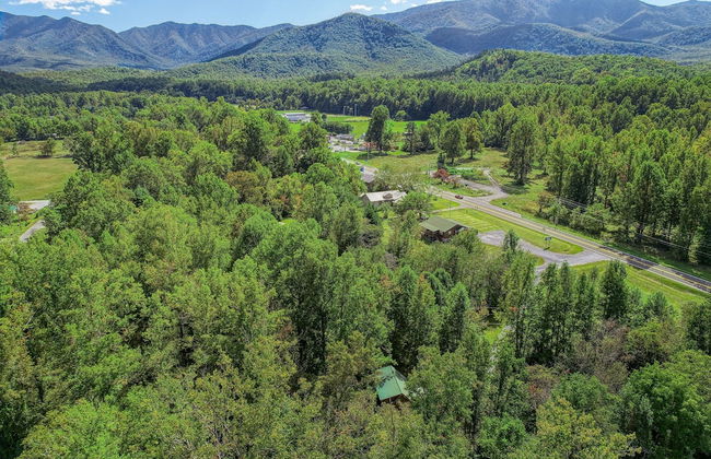 Sweet - 2 Bedrooms, 2 Baths, Sleeps 6 Cabin by RedAwning - Foto 26