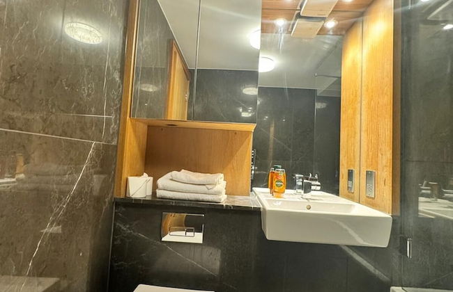 Westwood House - Photo 38