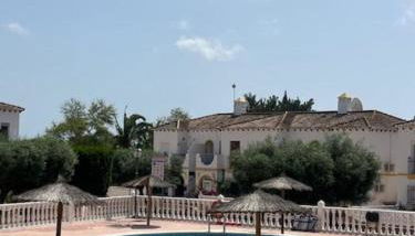 BEAUTIFUL RENOVATED 1 BEDROOM APARTMENT WITH ACCESS TO 4 POOLs - Foto 2