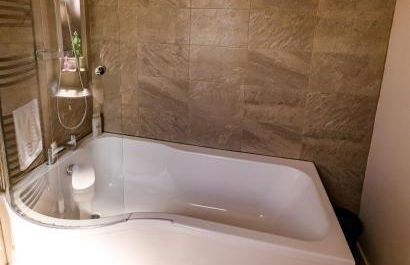 Spacious 4Bed Parking & Wi-Fi - Contractor Stays - Foto 26