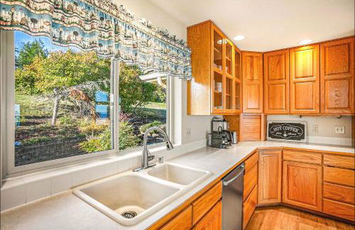 Spacious 3BR3BA with Spectacular Water Views - Foto 19