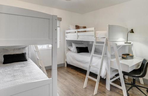 Relax Fireside Prescott Retreat with Hot Tub! - Foto 19