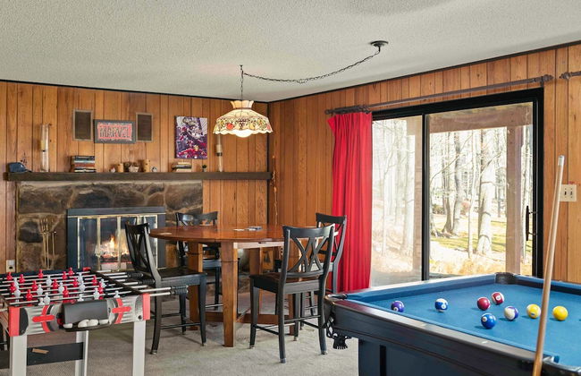 Mountain Magic by Avantstay Firepit Game Room - Pool Table Foosball - Foto 23