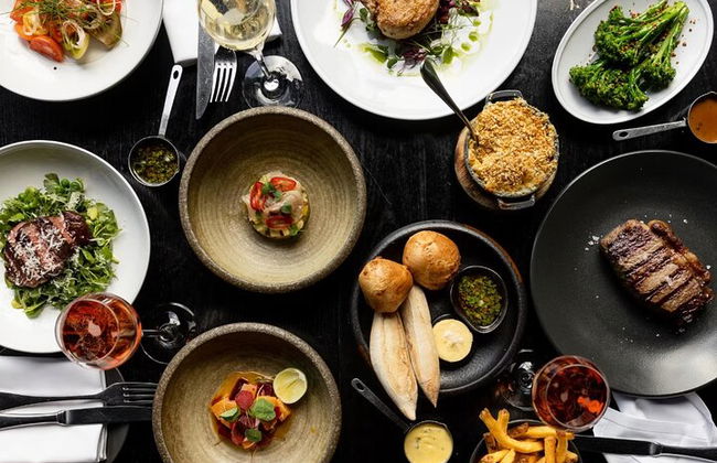 Mamma Mia The Musical with Two Course Pre Theatre Repas et boissons - Photo 7