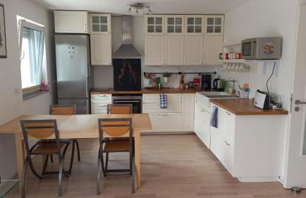 Bright by Trade Fair ICM 15 min direct to City Center 2-BedRoom full 2-BathRoom, free Parking, Balcony, Family and Business friendly - Foto 10