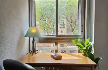 Two-bedroom apartment, central location, with terrace, WiFi, and metro nearby - Photo 9