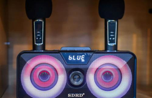 Cleveland Escape - Hot Tub - Karaoke Machine - Sleeps 12 - Foto 14