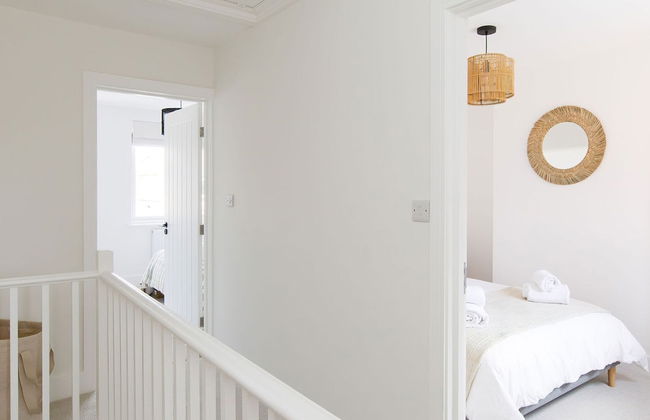 Stylish 2 Bed City Stay - Photo 17