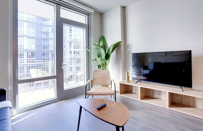 Bright Apartment with Great Amenities - Foto 20