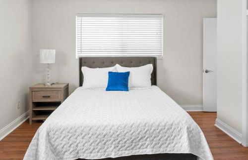 Stadium Sunflower Miramar home, 3 bd, 2 ba - Photo 19