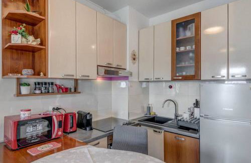 Aureola Center Apartment - Photo 16