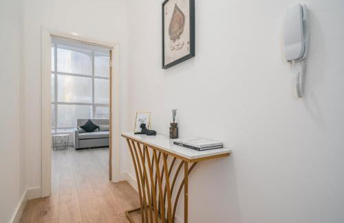 Airport - Town Centre - Train Station - Free Parking - Foto 15