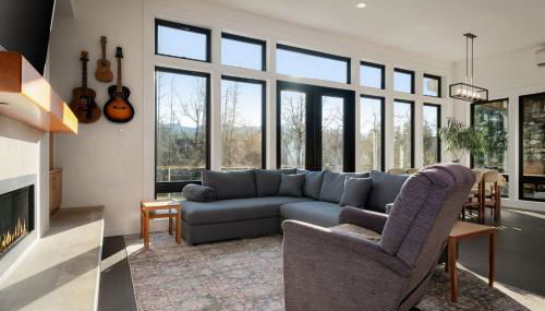 Bellingham Basecamp - Photo 2