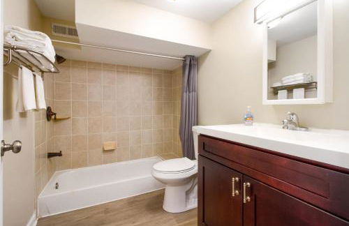 The Gray House by Gallaudet 4 BR 3 BA - Foto 25