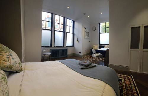 New Boutique Ground Floor Apartment - Photo 8