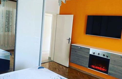 Apartment 51 - Photo 5