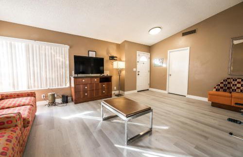 Private Oasis with Pool - Foto 24