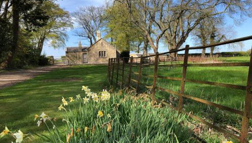 North Lodge - Photo 2