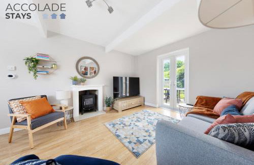 3 bed, 2 Bath, Sleeps 6, with Free Parking & WiFi, ideal for contractors and families - Foto 1