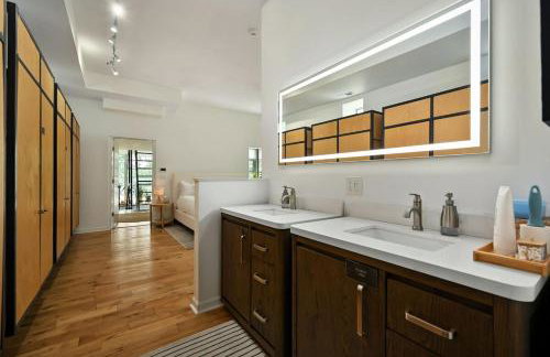 The Architect's Modern Castle - Photo 37