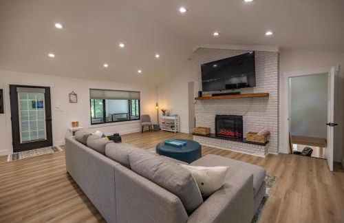 Mid-century Modern Impeccable Remodel with Hot Tub - Foto 6