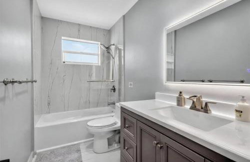 Spacious 3BR Home with Private Pool in Hollywood - Foto 8