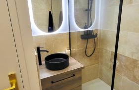 - LA SUITE DELOS - JACUZZI 2 PLACES - CENTRE VILLE A PIED - LIT QUEEN SIZE - PARKING PRIVÉE - WIFI - City Center within walking distance - - Foto 6