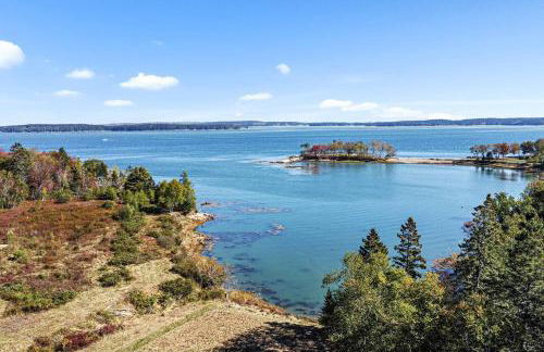 Coastal Red Farmhouse w/Firepit - Holiday Home - Foto 44