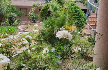 Le Palmier, jardin privatif, plage 200m, centre et restaurants à deux pas, climatisé, wifi, garage, rénové - Foto 15