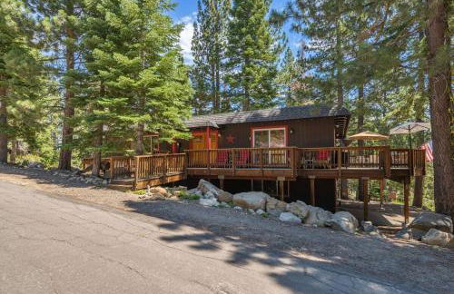 Chamberland retreat-Hot Tub, Pool Table, Movie & Ski - Photo 13