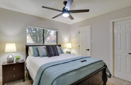 11 Mi to Six Flags! Poolside Oasis in Bedford - Foto 24