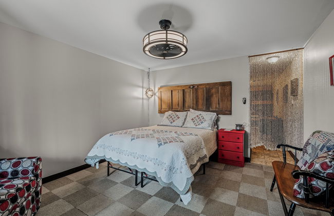 Sqyrls Nest - 3BR Retreat With a Hot Tub - Foto 15