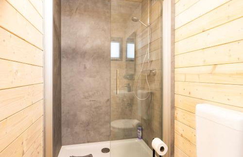 NORA Stays Tiny House direkt am See - Sauna - Klima - Foto 10