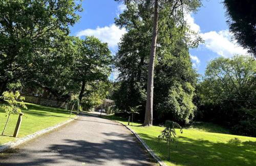 3 Bedroom Lodge Hotub pool in Horsley Surrey UK - Photo 19